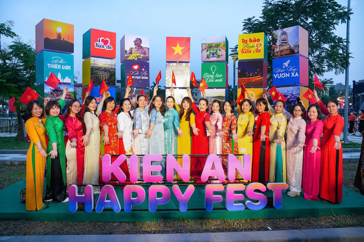 Kiến An định hướng lấy người dân làm trung tâm phục vụ, lấy hạnh phúc của nhân dân làm mục tiêu phát triển. Ảnh: PT.&nbsp;