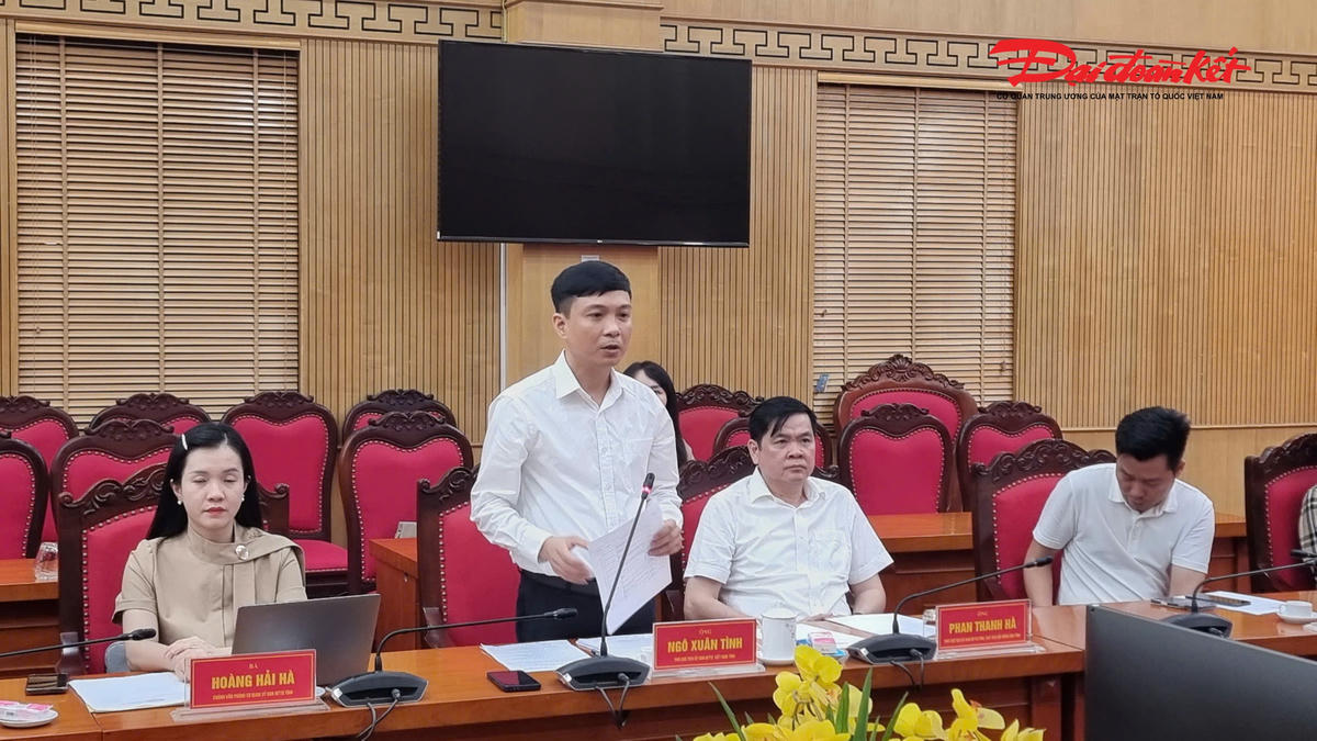 Ông Ngô Xuân Tình, Phó Chủ tịch Ủy ban MTTQ Việt Nam tỉnh Thái Nguyên phát biểu tại chương trình gặp mặt.