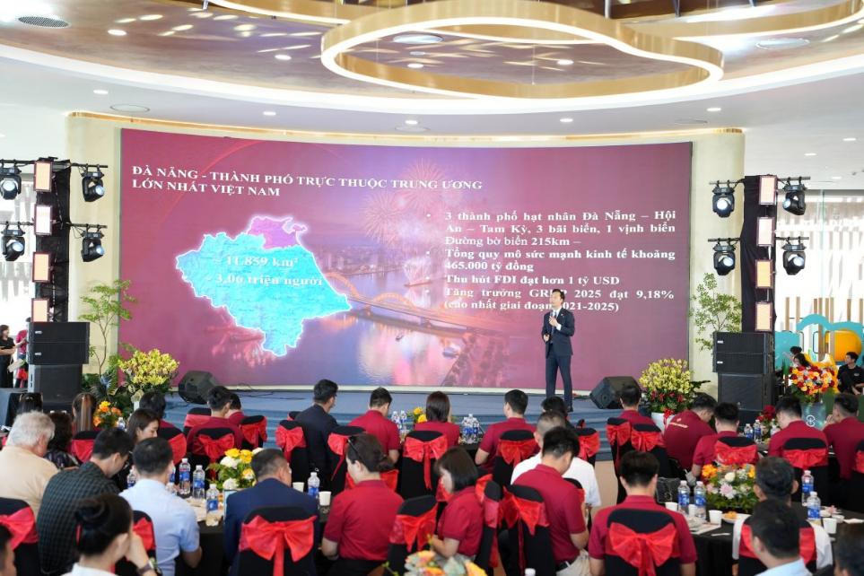 Đà Nẵng ghi nhận lượng lớn khách hàng và đại lý tham gia lễ ráp căn Đảo Ngọc từ rất sớm