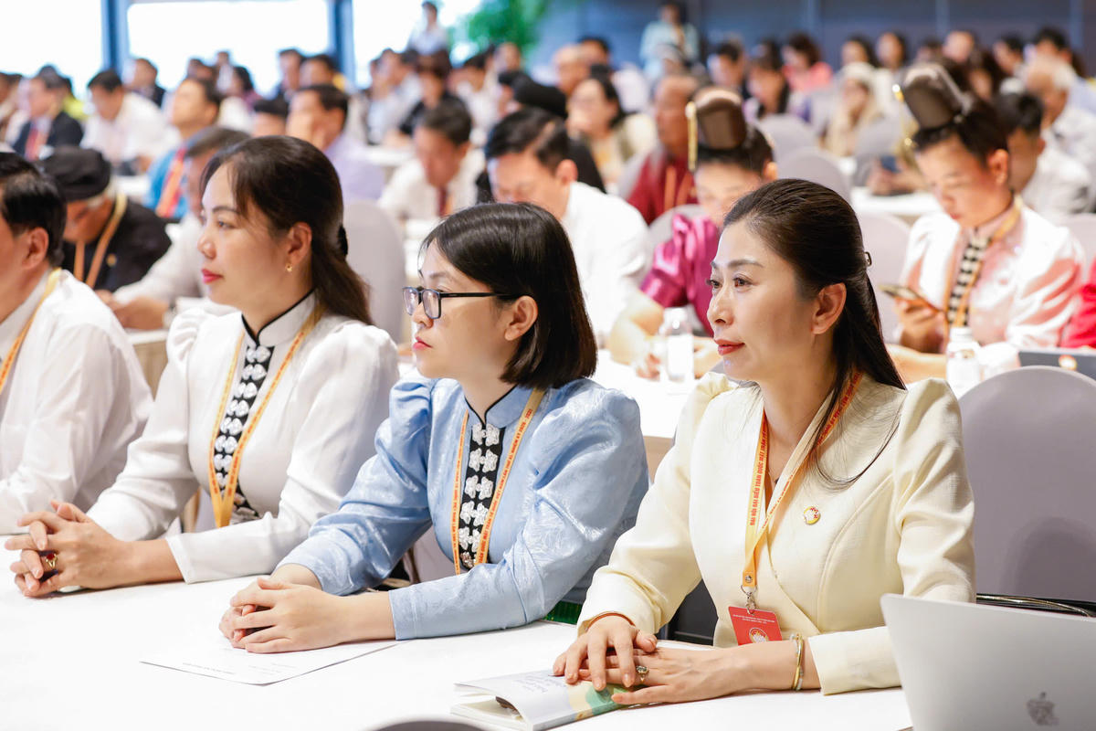 Rực rỡ mái nhà chung