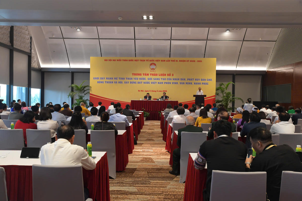 Quang cảnh trung tâm thảo luận số 3. Ảnh: Phạm Sỹ