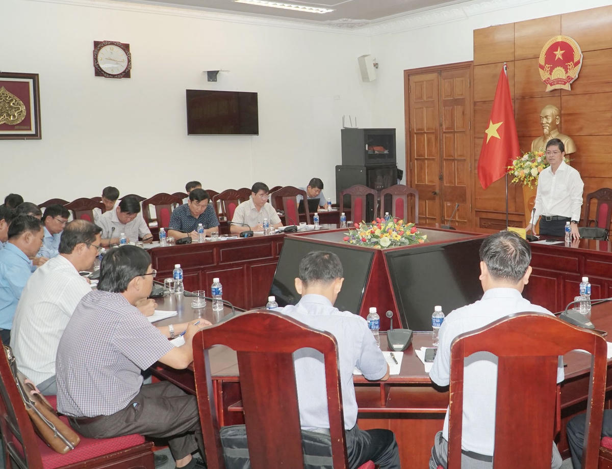 Quang cảnh cuộc họp.