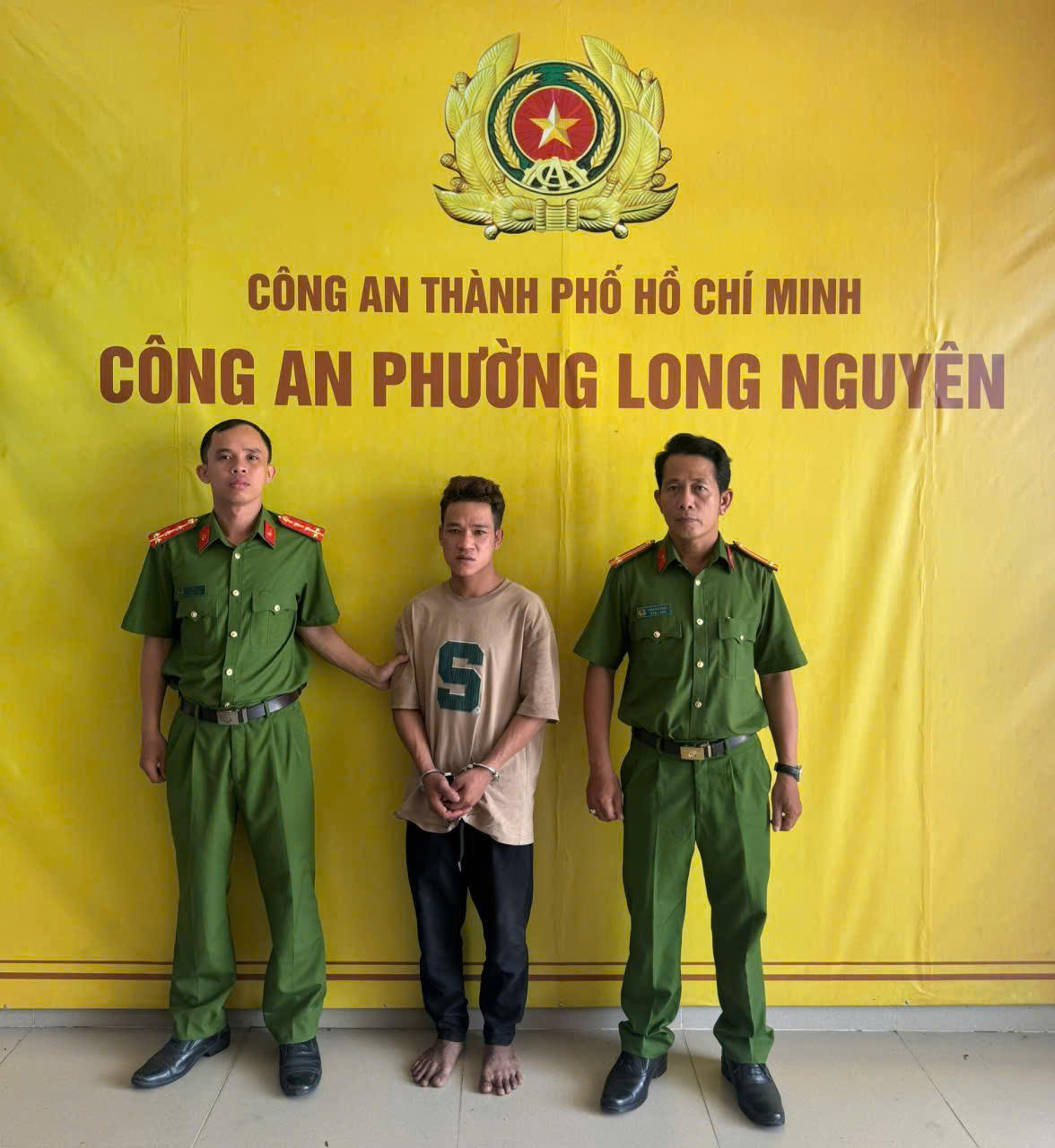 Đối tượng tại thời điểm bị bắt. Ảnh: CA.