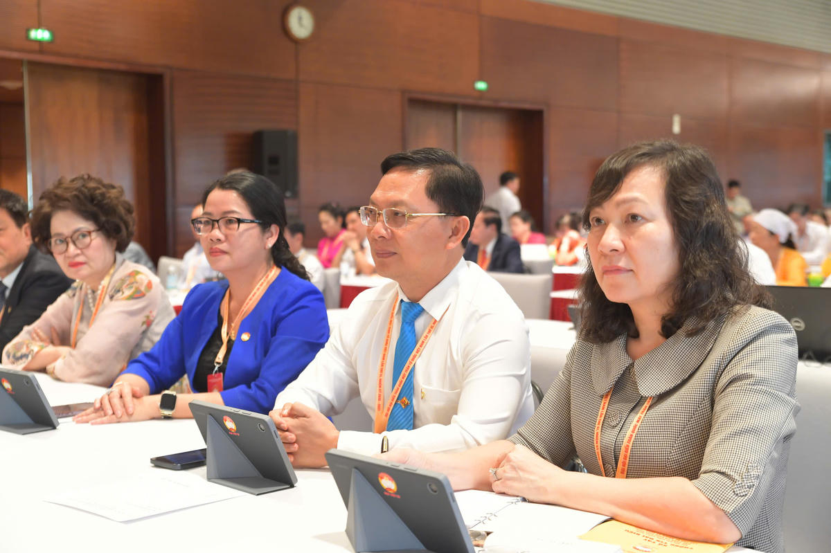 Đoàn đại biểu MTTQ Việt Nam thành phố Đồng Nai do bà Huỳnh Thị Hằng,&nbsp;Phó Bí thư Thành ủy, Chủ tịch Ủy ban MTTQ Việt Nam Thành phố làm trưởng đoàn tại Trung tâm thảo luận số 3. Ảnh: PV