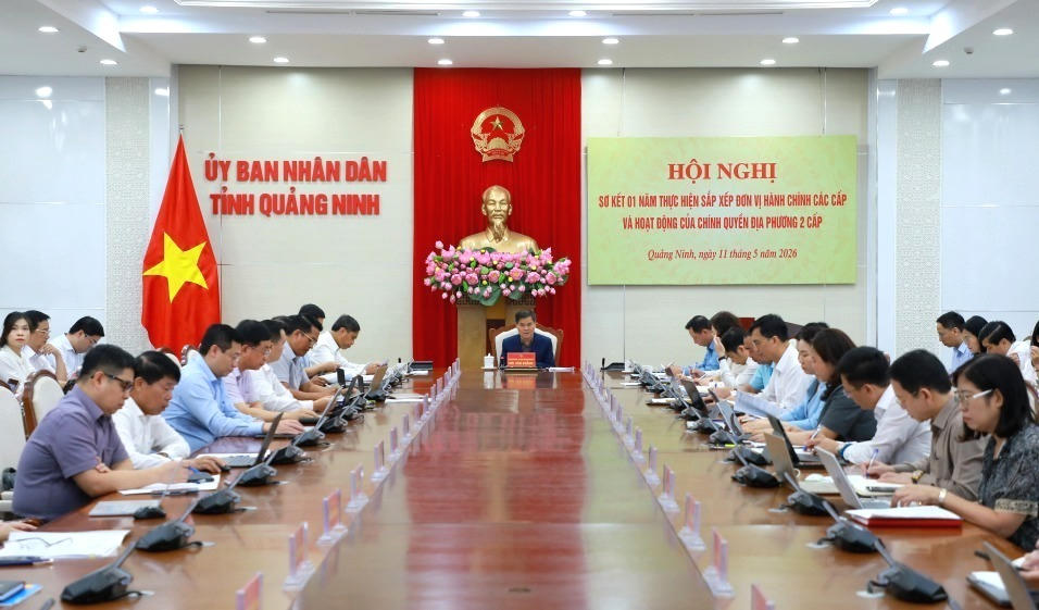  Chủ tịch UBND tỉnh Quảng Ninh Bùi Văn Khắng chủ trì hội nghị. Ảnh: QMG