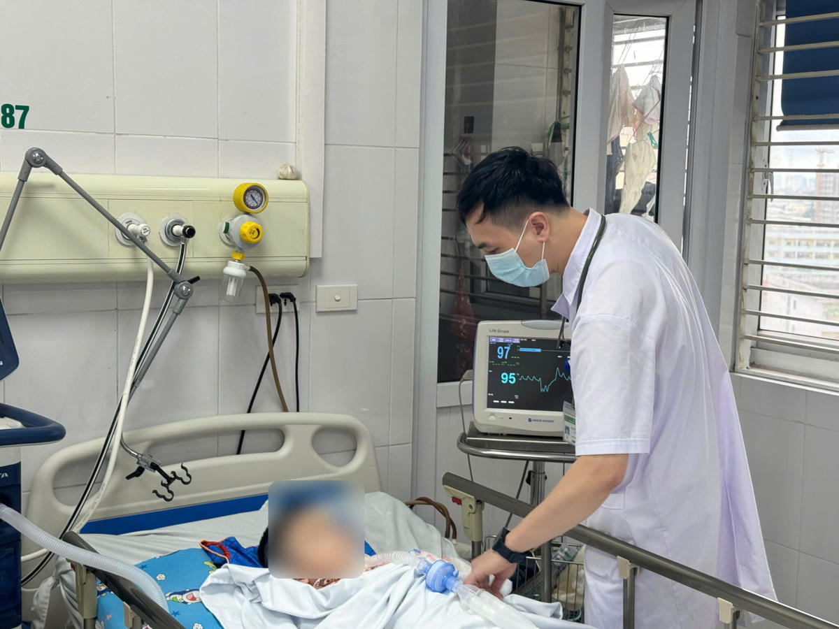 Trẻ 6 tuổi nguy kịch vì thủy đậu