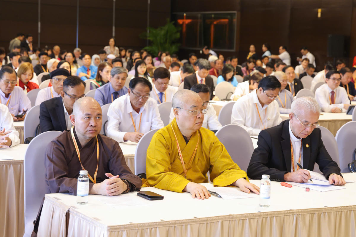 Đại biểu tham dự thảo luận. Ảnh: Quang Vinh