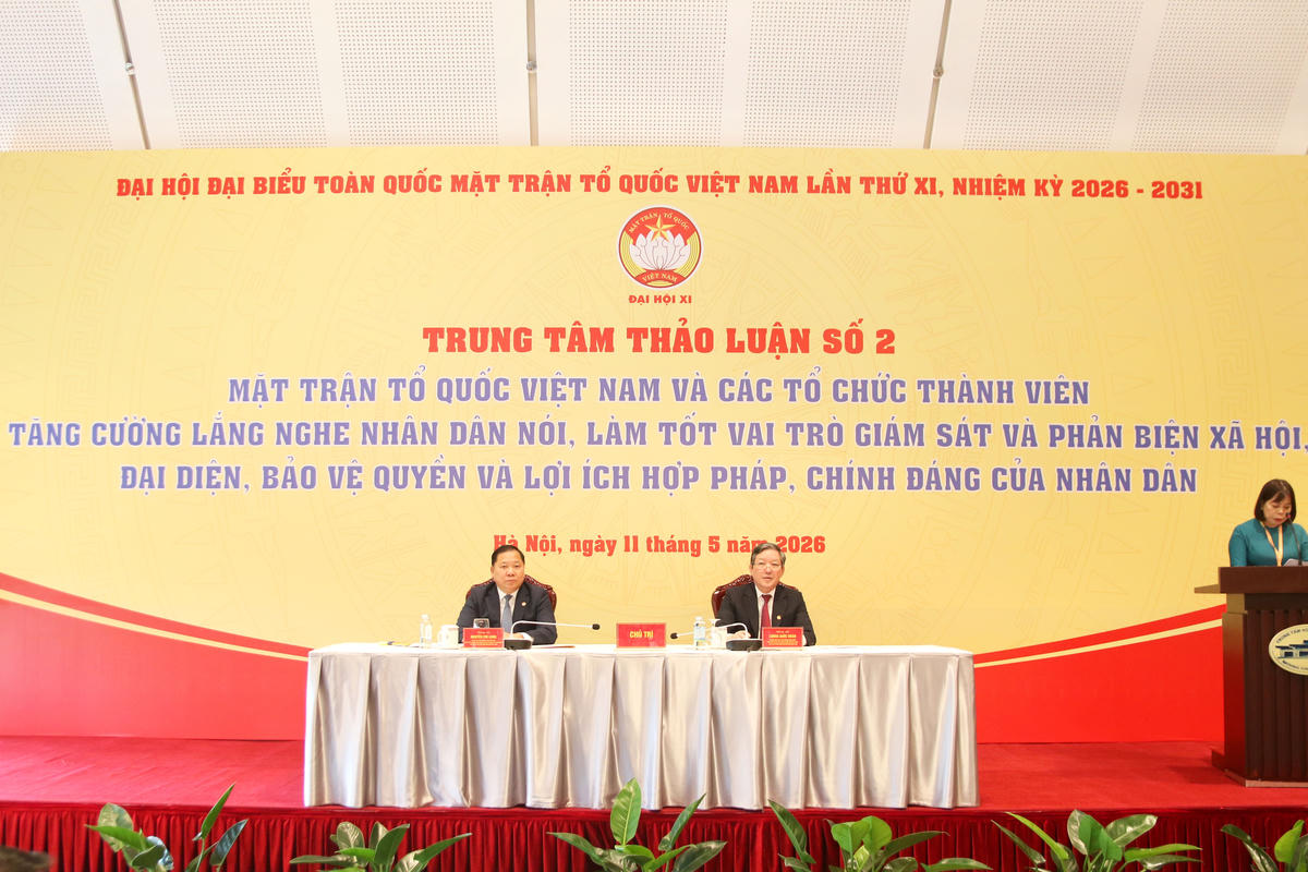 Phó Bí thư Thường trực Đảng ủy MTTQ, các đoàn thể Trung ương, Phó Chủ tịch UBTƯ MTTQ Việt Nam Nguyễn Phi Long;&nbsp;Phó Chủ tịch UBTƯ MTTQ Việt Nam, Chủ tịch Trung ương Hội Nông dân Việt Nam Lương Quốc Đoàn chủ trì phiên thảo luận. Ảnh: Tiến Đạt.