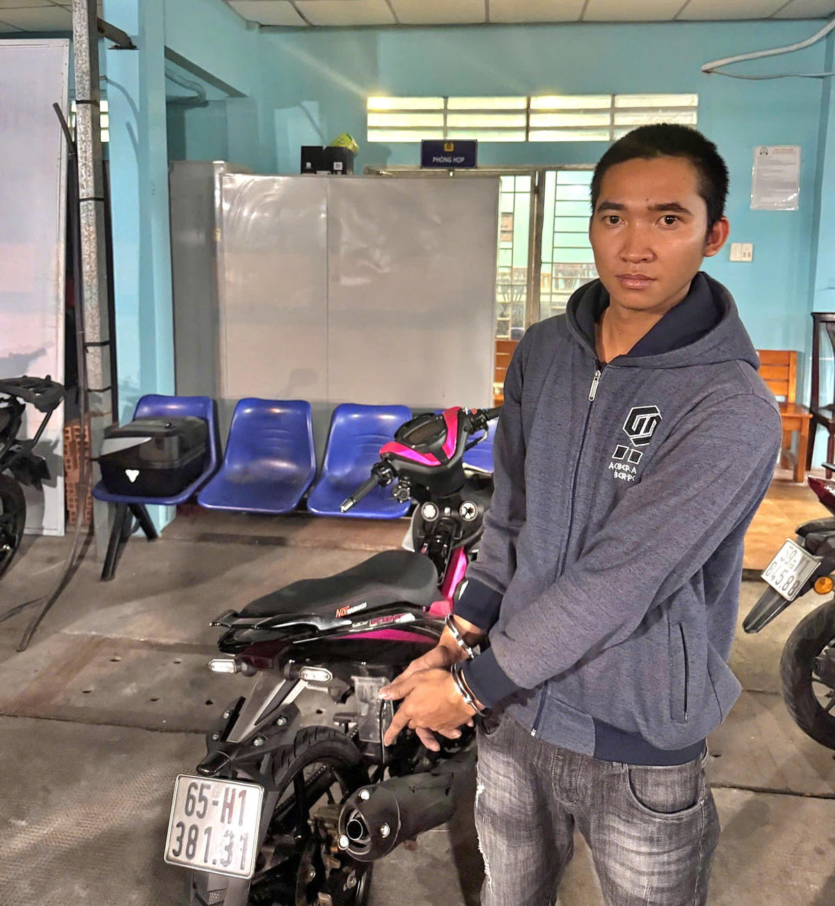 Đối tượng&nbsp;Nguyễn Khánh Vi lừa đảo chiếm đoạt tài sản sa lưới sau gần 22 giờ gây án. Ảnh: CA.