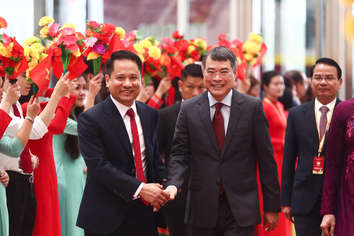 Ủy viên Bộ Chính trị, Thủ tướng Chính phủ Lê Minh Hưng và các đại biểu tham dự Đại hội. 