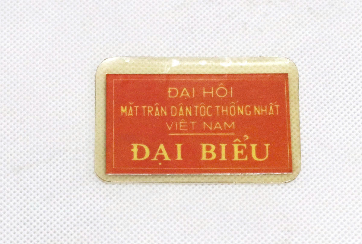 Thẻ đại biểu dự Đại hội Mặt trận Dân tộc thống nhất Việt Nam của Chủ tịch Huỳnh Tấn Phát, năm 1977