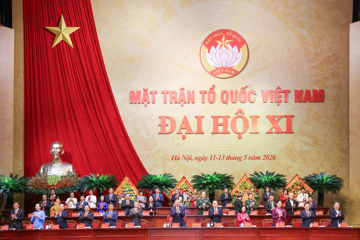 Đoàn Chủ tịch Đại hội.