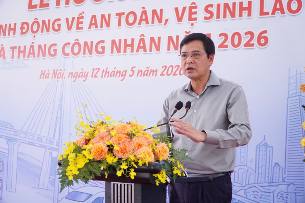 Thứ trưởng Bộ Xây dựng Bùi Xuân Dũng phát biểu tại Lễ hưởng ứng.