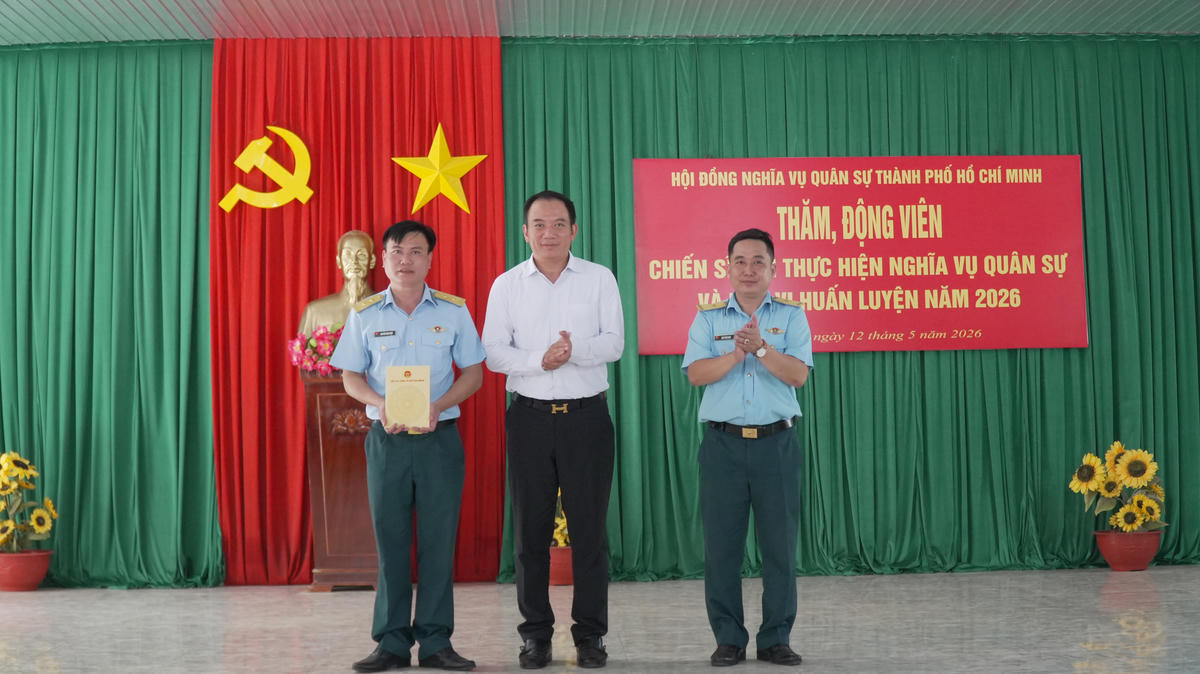 Hội đồng Nghĩa vụ Quân sự TP Hồ Chí Minh thăm, động viên chiến sĩ mới