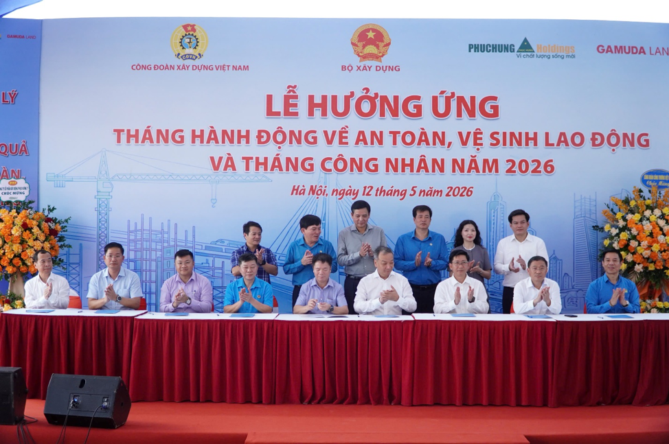 Các đơn vị ký kết thực hiện công tác ATVSLĐ.