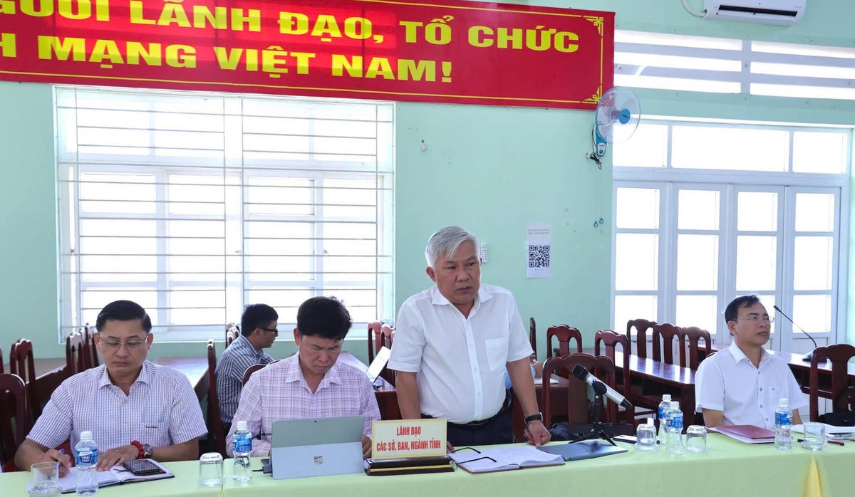 Sở Nông nghiệp và Môi trường phát biểu tại cuộc họp.