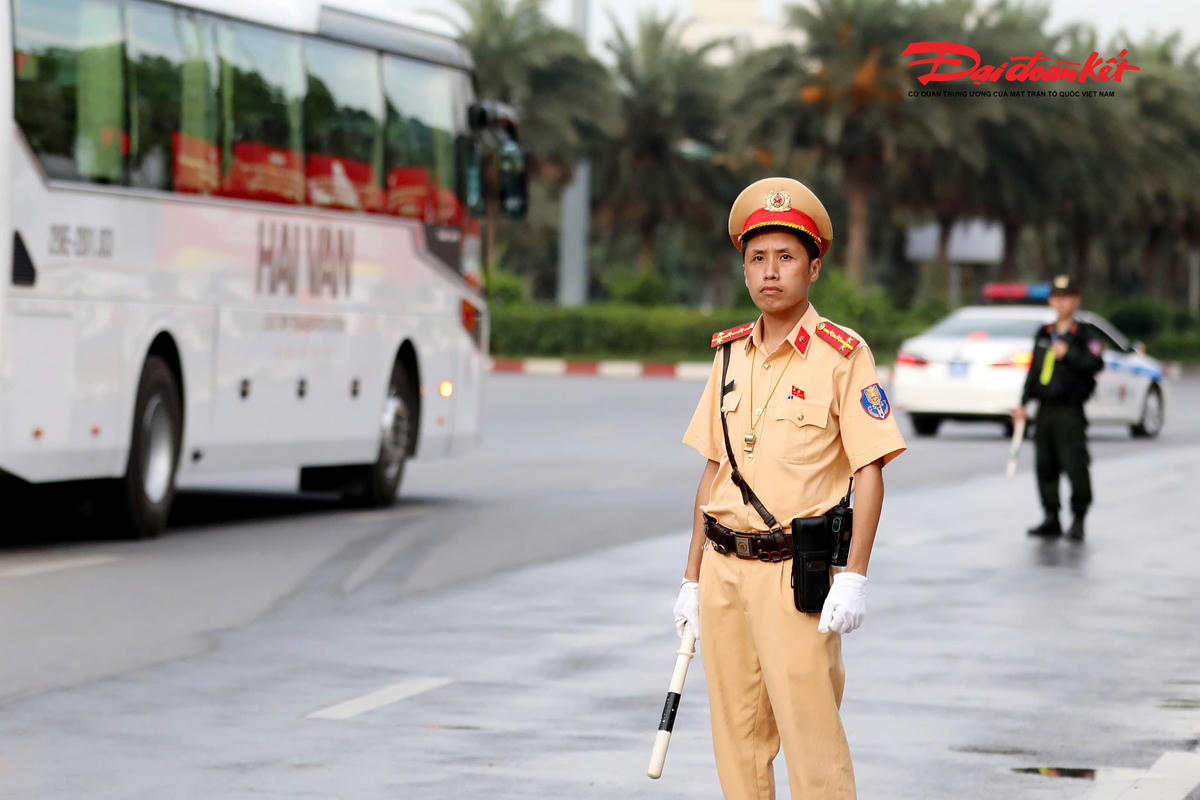 Với tinh thần trách nhiệm cao, sự chủ động và chuyên nghiệp, lực lượng Công an Hà Nội, đặc biệt là Phòng Cảnh sát giao thông và lực lượng Cảnh sát giao thông dẫn đoàn đã góp phần bảo đảm tuyệt đối an toàn cho sự kiện chính trị quan trọng của đất nước, để lại hình ảnh đẹp trong lòng đại biểu và nhân dân.