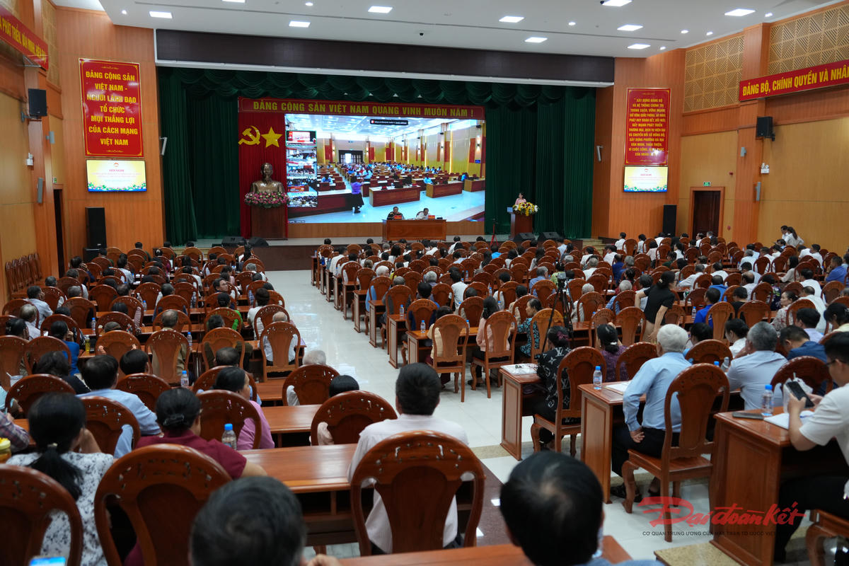 Quang cảnh hội nghị tiếp xúc cử tri các phường, xã phía Đông của TP Hồ Chí Minh ngày 13/5. Ảnh: TL