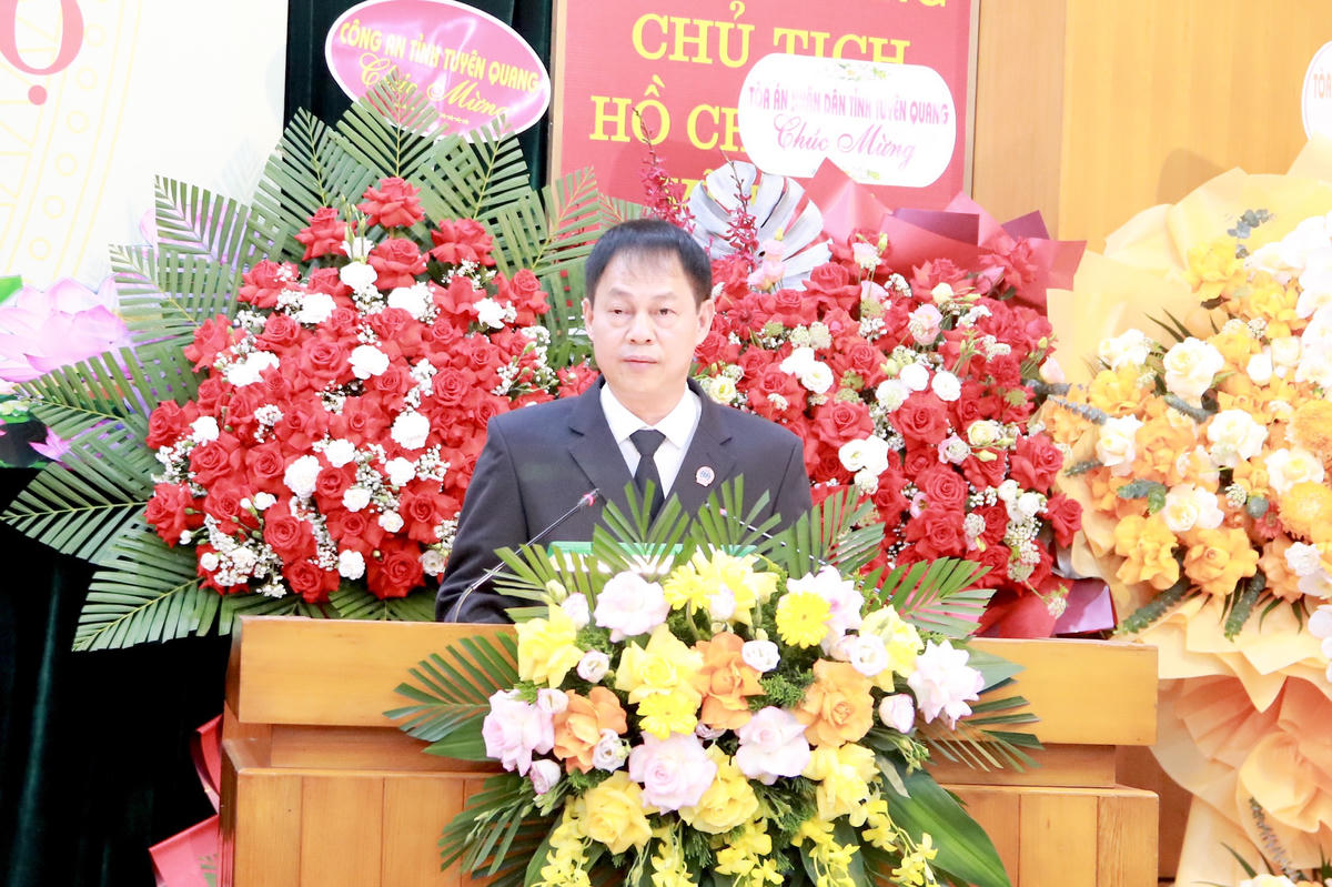 Ông Bùi Đức Thuận phát biểu nhận nhiệm vụ. Ảnh: T.N.