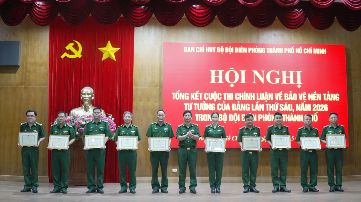 27 tập thể, cá nhân được khen thưởng tại cuộc thi chính luận về bảo vệ nền tảng tư tưởng của Đảng 