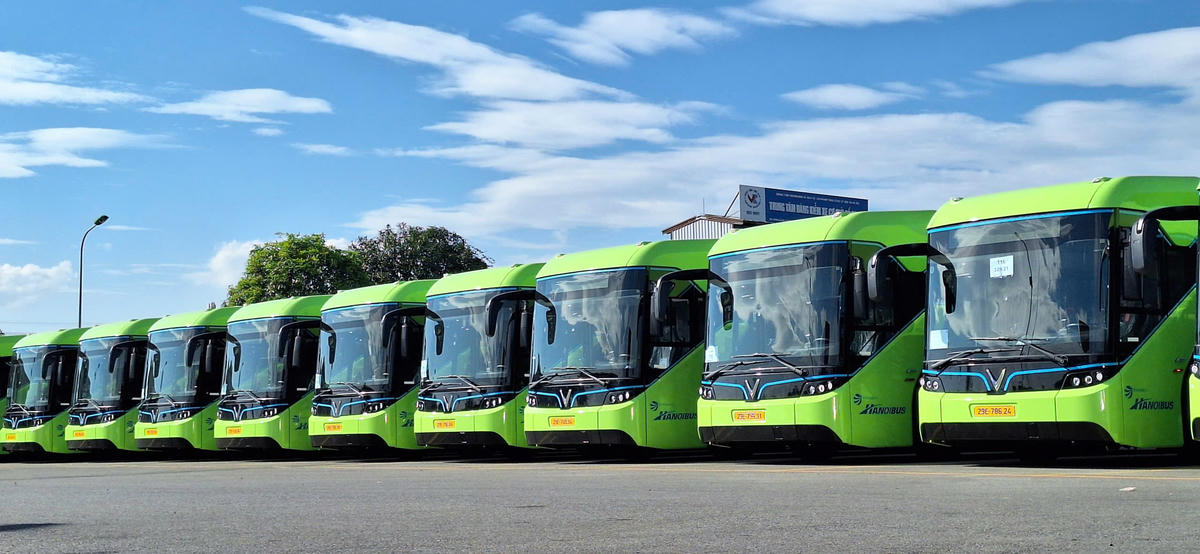 Đề xuất miễn phí vé xe buýt, metro cho nhiều nhóm đối tượng được kỳ vọng sẽ góp phần tăng tỷ lệ người dân sử dụng giao thông công cộng tại Hà Nội.