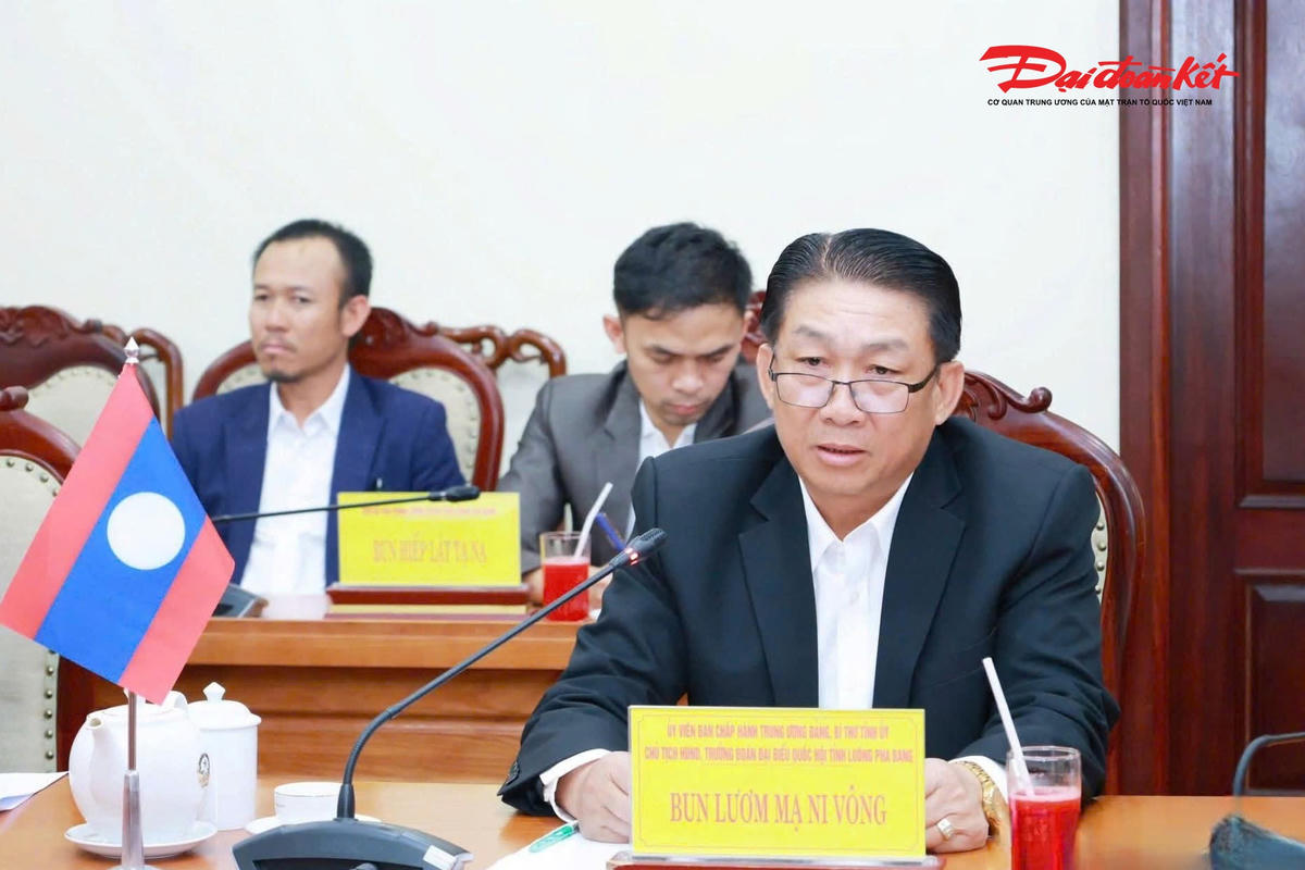 Ông Bun Lươm Mạ Ni Vông, Bí thư Tỉnh ủy, Chủ tịch HĐND tỉnh, Trưởng đoàn Đại biểu Quốc hội tỉnh Luông Pha Băng (Lào).