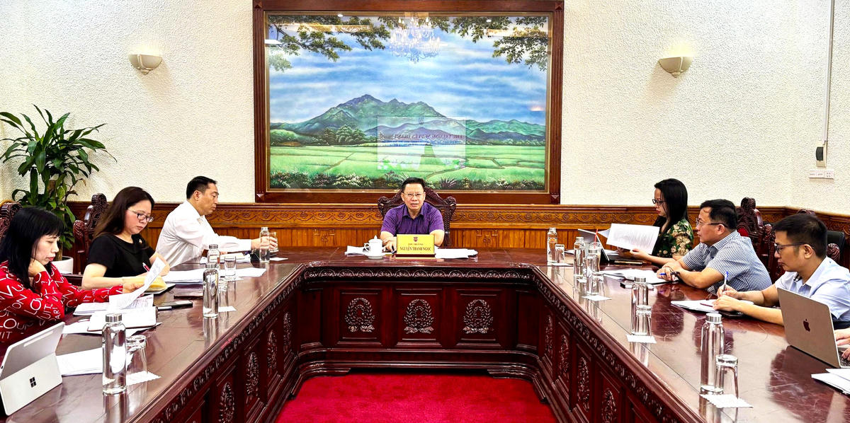 Quang cảnh buổi làm việc.