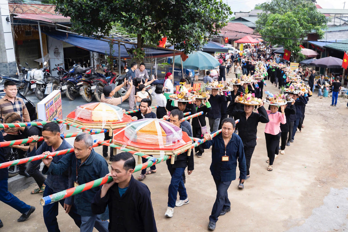 Chợ tình Khâu Vai vào hội, du khách đổ về miền đá nhớ thương