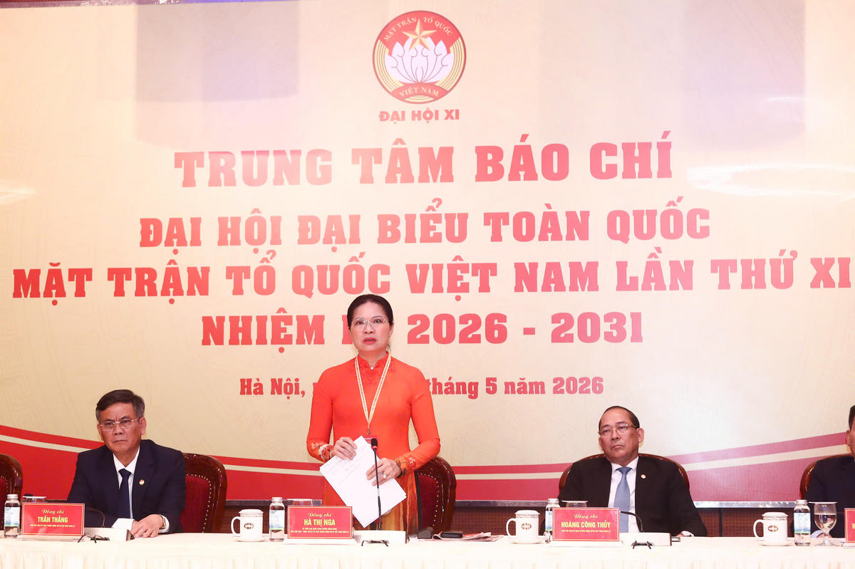 Phó Chủ tịch - Tổng Thư ký Hà Thị Nga phát biểu tại buổi họp báo. Ảnh: Quang Vinh.