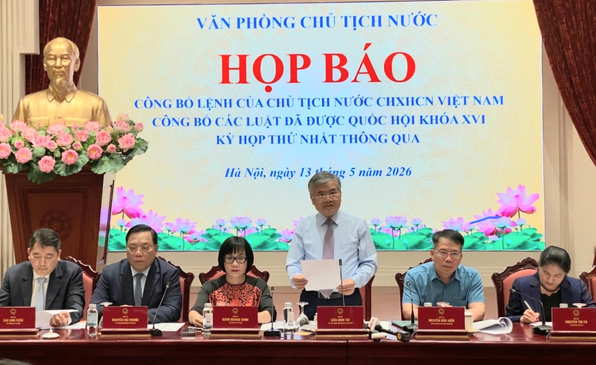 Họp báo công bố lệnh của Chủ tịch nước công bố các luật đã được Quốc hội thông qua tại kỳ họp thứ nhất. Ảnh: Đạt Lê