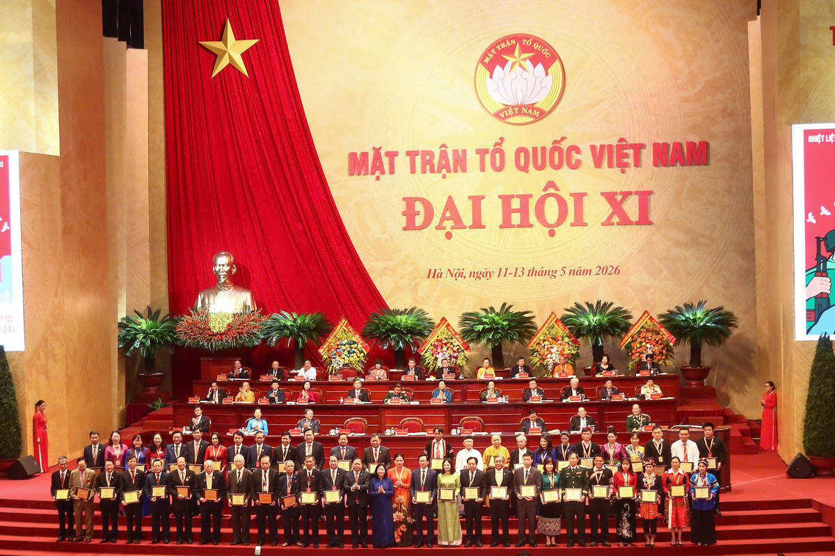 Chia tay các vị thôi không tham gia Ủy ban, Đoàn Chủ tịch khóa mới.