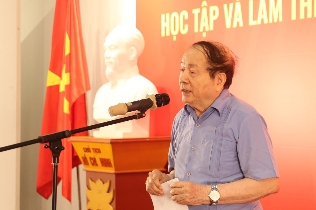 Thấm nhuần tư tưởng, đạo đức, phong cách Hồ Chí Minh