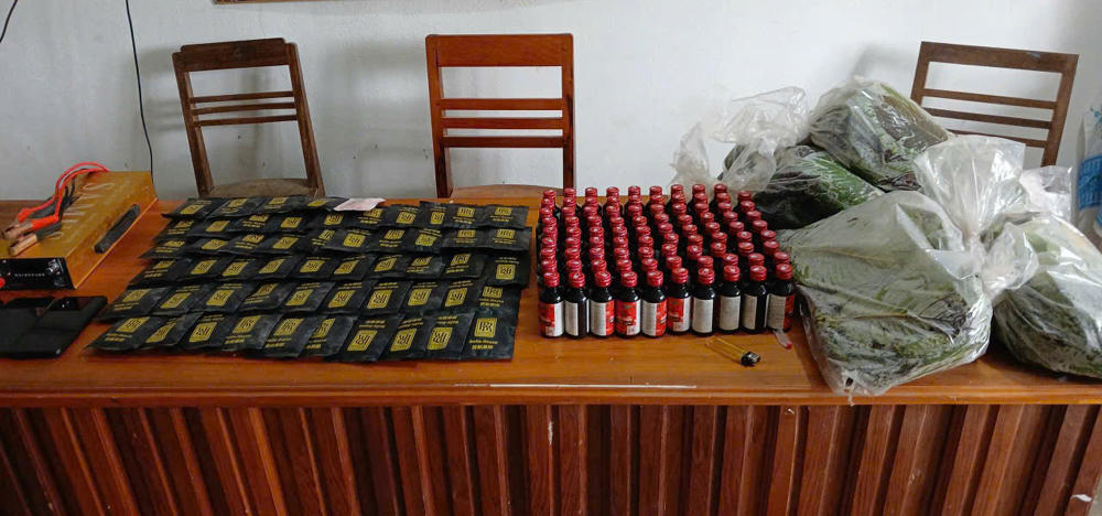 Tang vật thu giữ trong vụ án buôn bán ma túy xuyên quốc gia. Ảnh: CATH