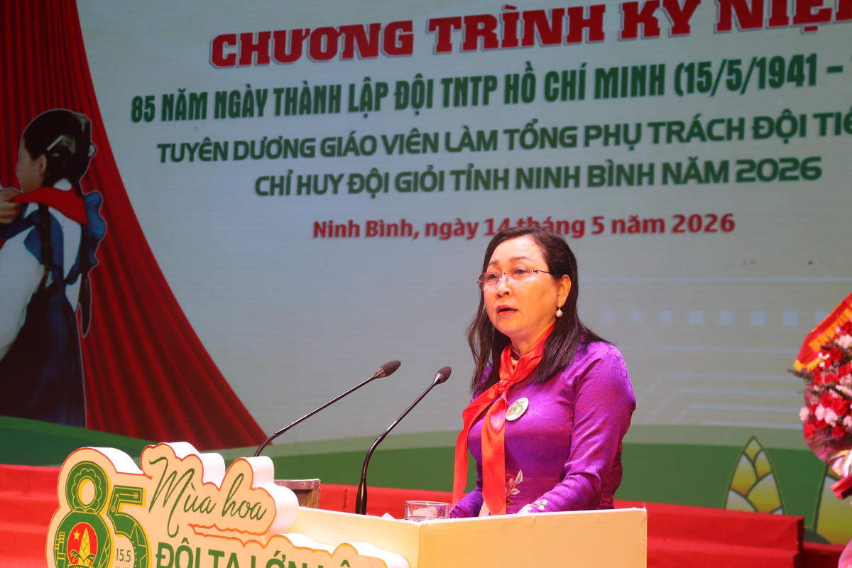 Bà Đinh Thị Lụa - Phó Bí thư Tỉnh ủy, Chủ tịch Ủy ban MTTQ tỉnh Ninh Bình phát biểu chỉ đạo tại chương trình. Ảnh: Đình Minh