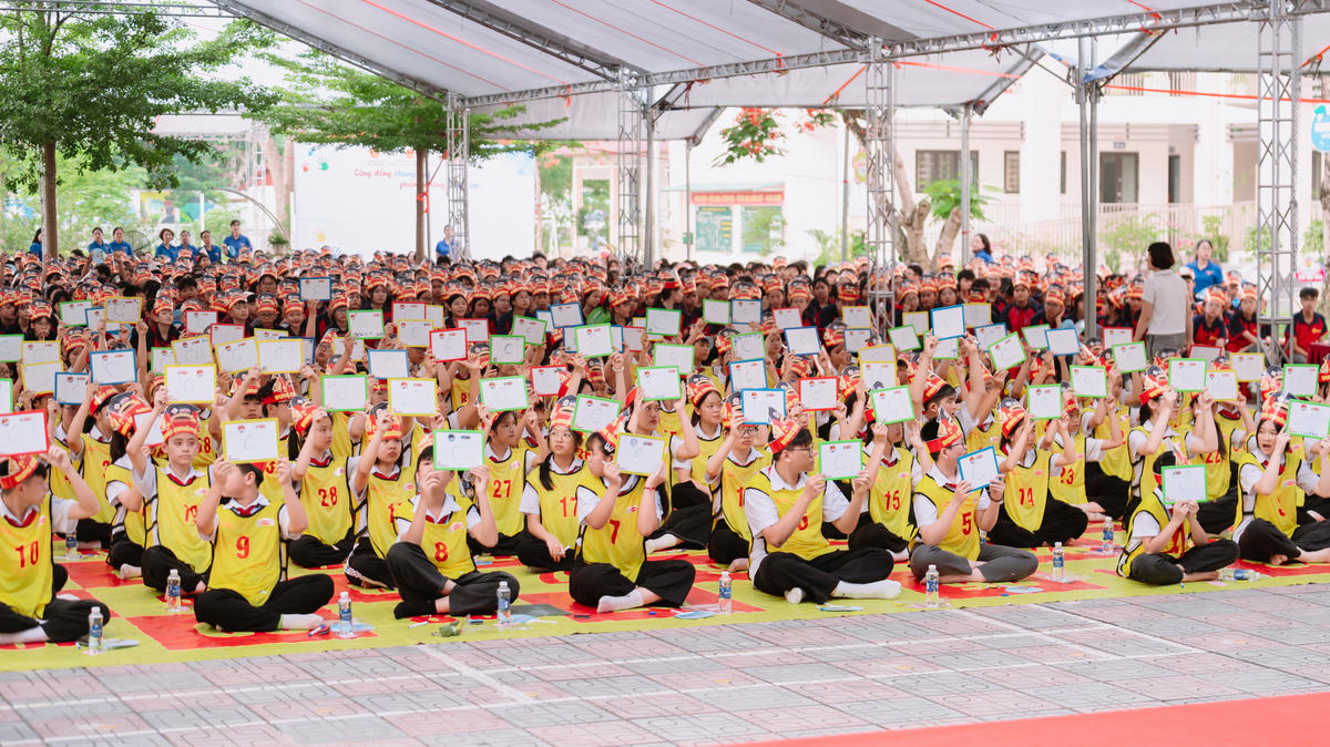 Học sinh tham gia chương trình Rung chuông vàng.