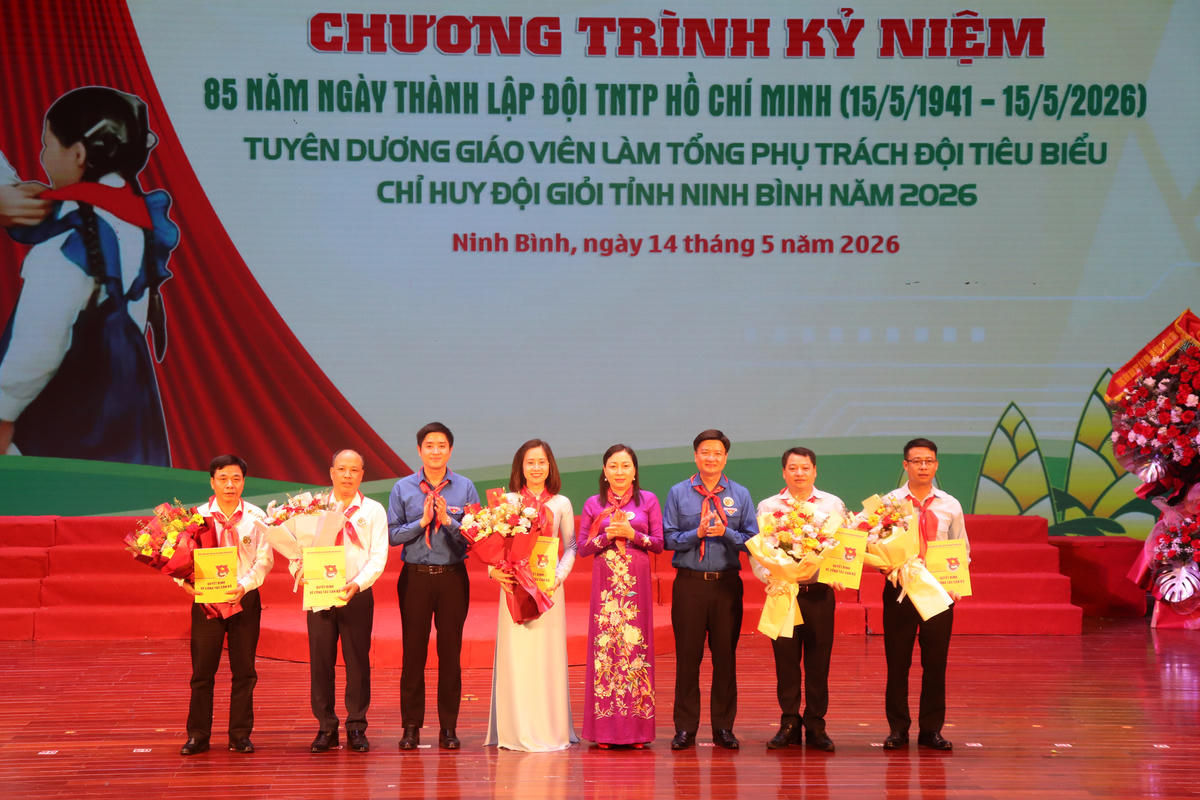 Thường trực Hội đồng Đội tỉnh Ninh Bình khóa I, nhiệm kỳ 2026-2031 gồm 5 thành viên. Ảnh: Đình Minh
