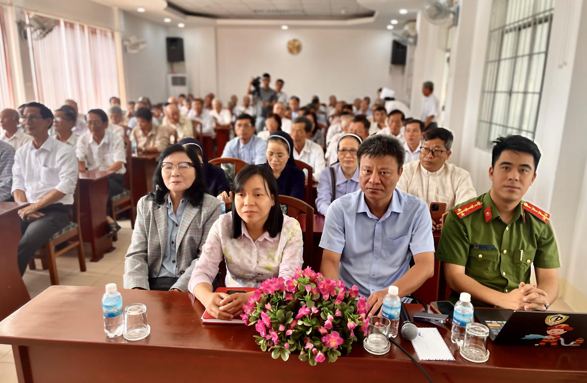 Các đại biểu tham dự hội nghị (ảnh Thùy Trang)