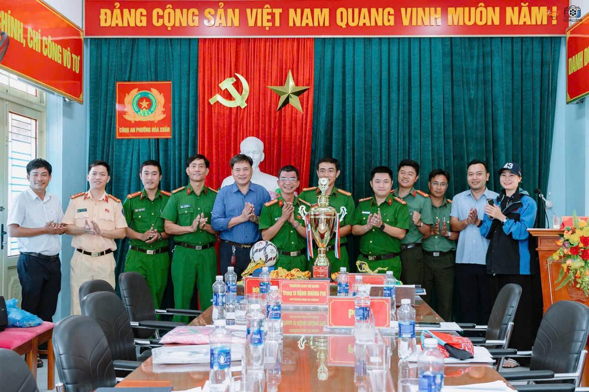 Bốc thăm giải thể thao phường Hòa Xuân nhân&nbsp;kỷ niệm 136 năm Ngày sinh Chủ tịch Hồ Chí Minh. Ảnh: Nguyễn Tú.