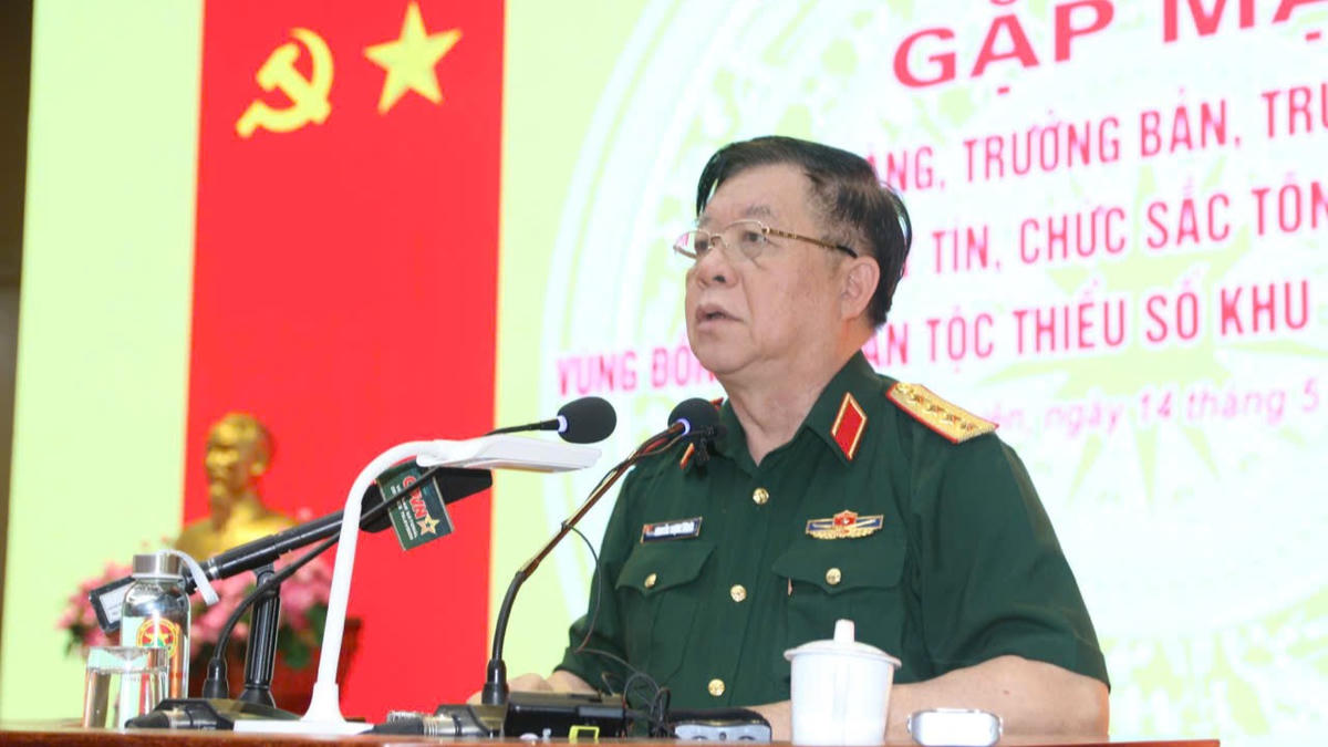 Đại tướng Nguyễn Trọng Nghĩa phát biểu tại buổi gặp mặt.