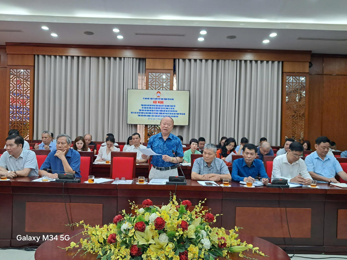 Đại biểu phát biểu ý kiến tại hội nghị phản biện xã hội. Ảnh: PV