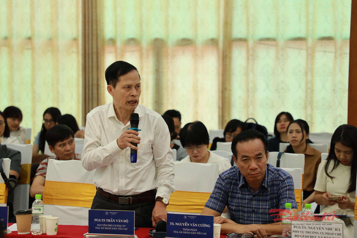 Đại biểu phát biểu tại hội thảo quốc tế. Ảnh: Thành An.