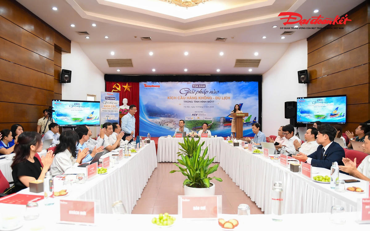 Quang cảnh buổi tọa đàm.