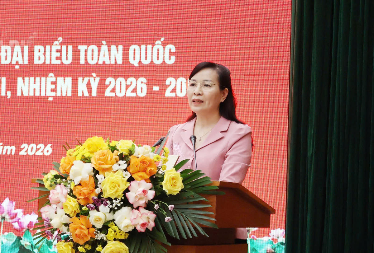Bà Nguyễn Thị Hà - Chủ tịch Ủy ban MTTQ tỉnh Bắc Ninh phát biểu tại hội nghị.