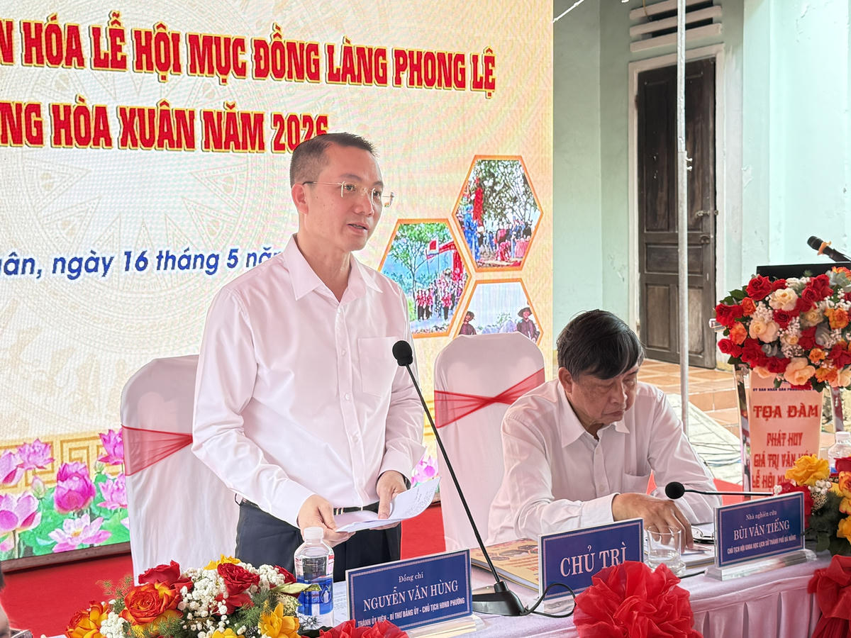 Ông Nguyễn Văn Hùng, Bí thư Đảng ủy phường Hòa Xuân kết luận tọa đàm. Ảnh: Nguyễn Tú.