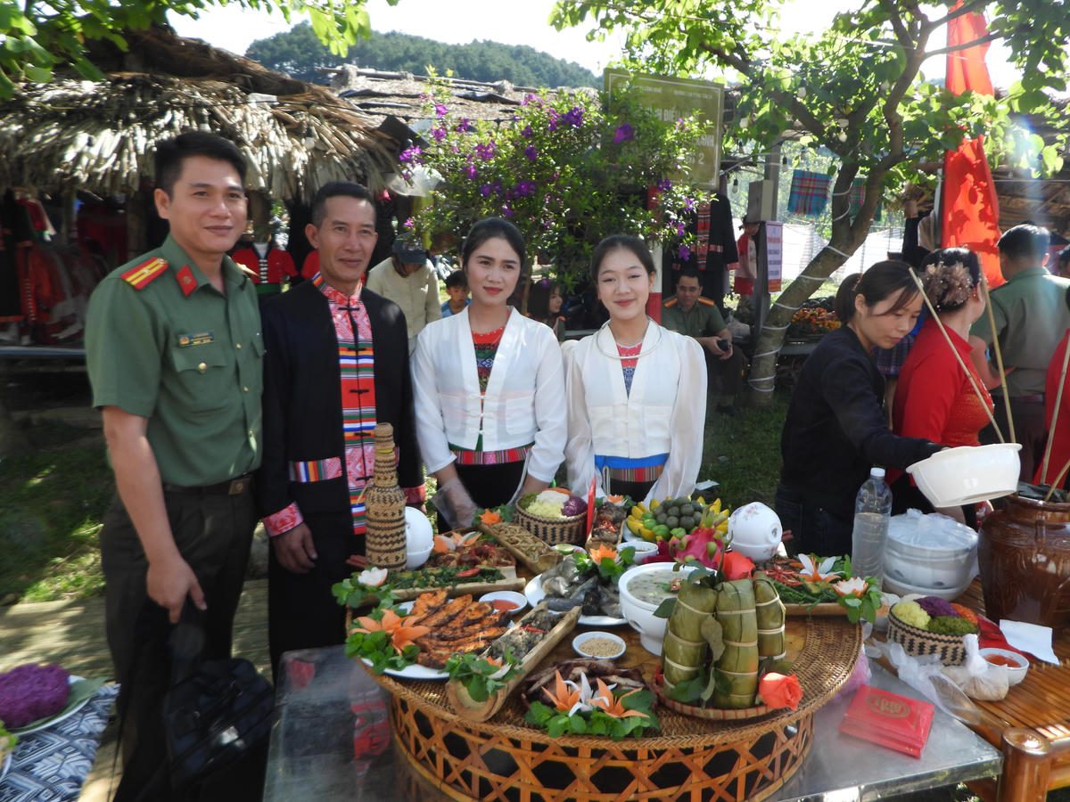 Rộn ràng sắc màu Ngày hội “Vì bình yên bản làng” ở Vân Hồ