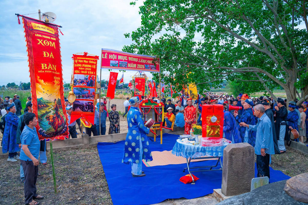 Rực rỡ sắc màu đoàn rước Thần Nông trong Lễ hội Mục đồng Đà Nẵng