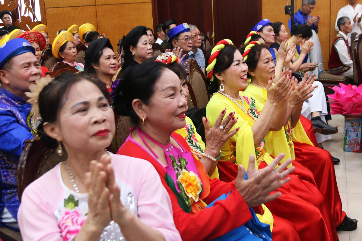 Rộn ràng Tiếng hát Dân ca người cao tuổi Hà Nội