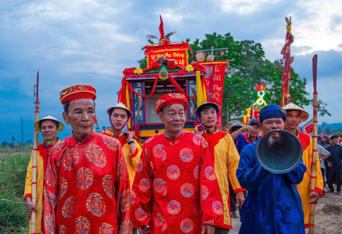 Rực rỡ sắc màu đoàn rước Thần Nông trong Lễ hội Mục đồng Đà Nẵng