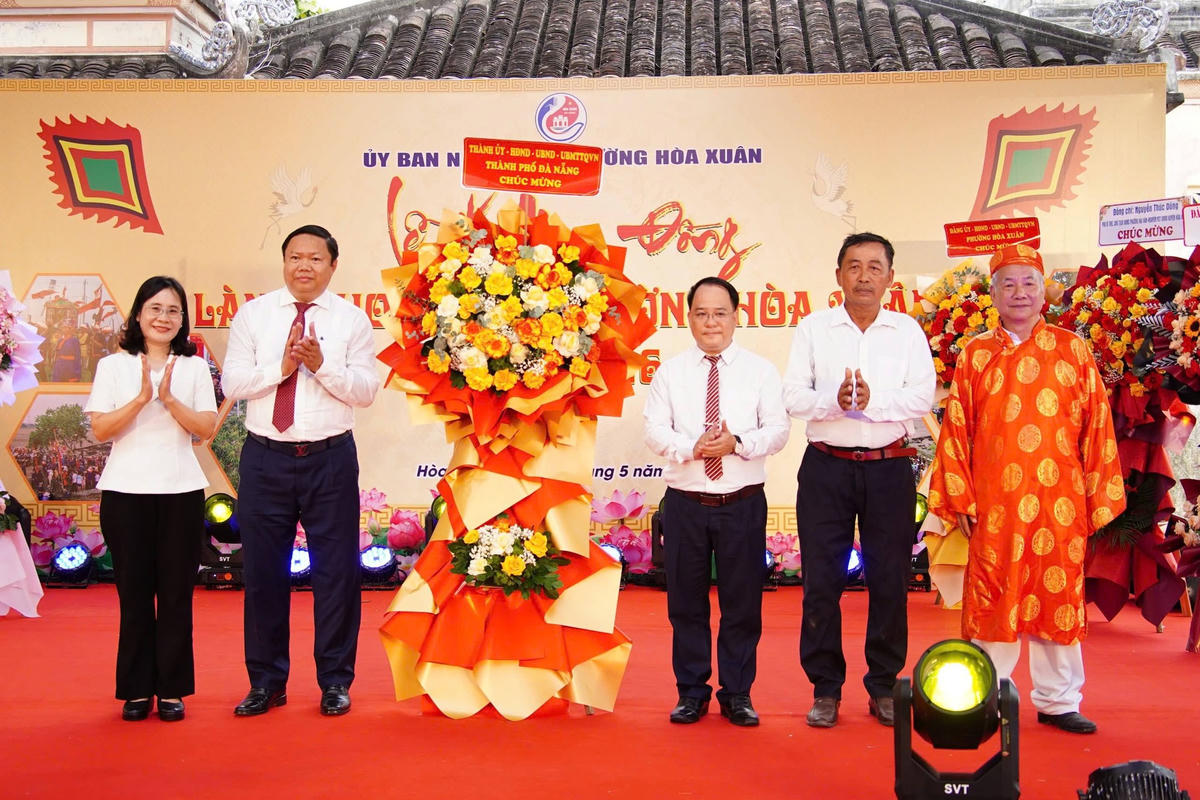 Rực rỡ sắc màu đoàn rước Thần Nông trong Lễ hội Mục đồng Đà Nẵng