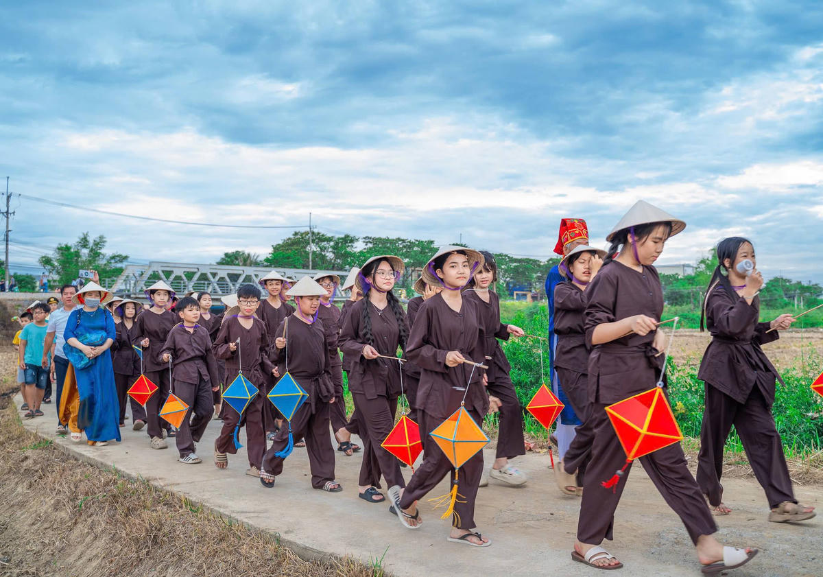 Rực rỡ sắc màu đoàn rước Thần Nông trong Lễ hội Mục đồng Đà Nẵng